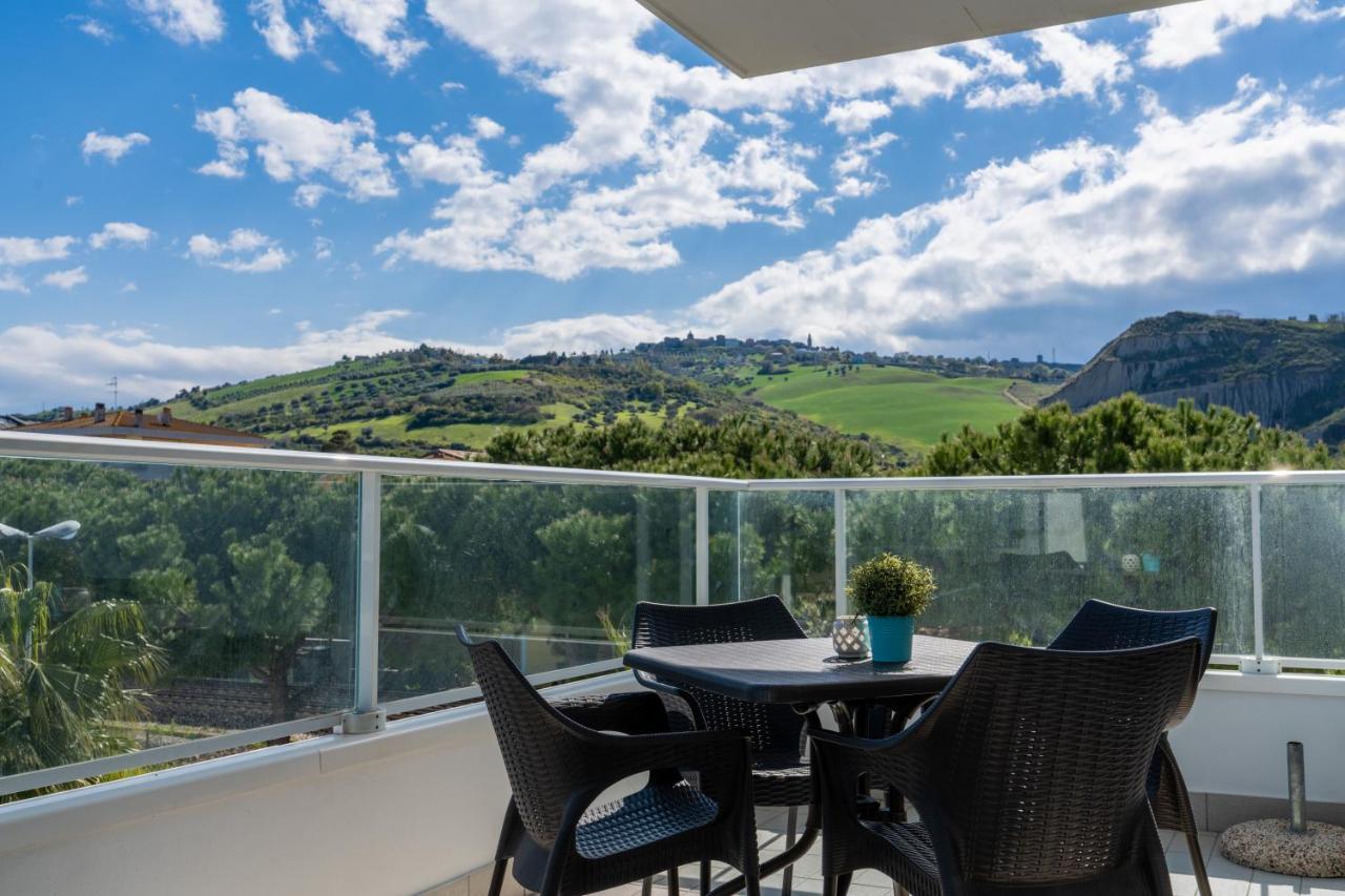 Residenze Roscioli Aparthotel Roseto Degli Abruzzi Ngoại thất bức ảnh