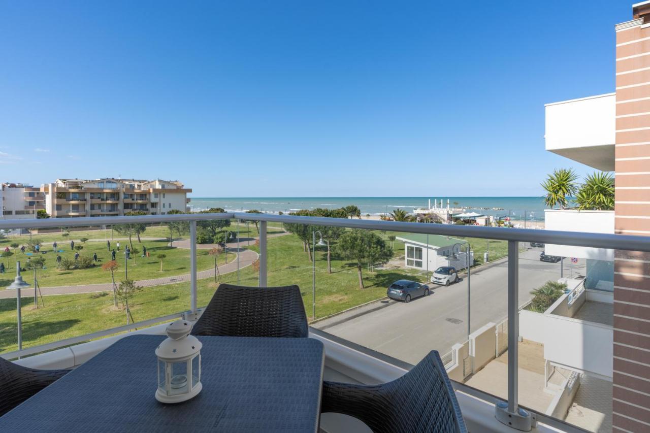Residenze Roscioli Aparthotel Roseto Degli Abruzzi Ngoại thất bức ảnh