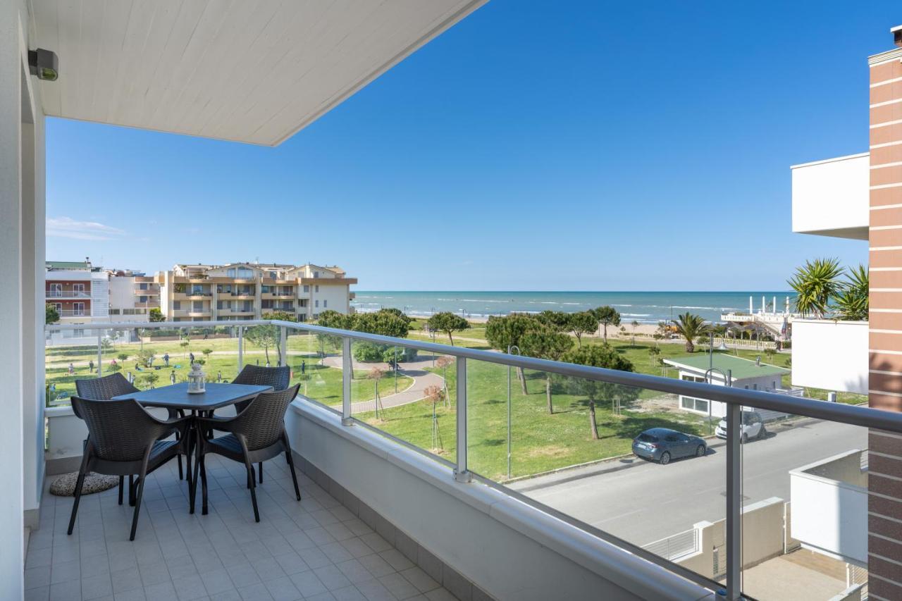 Residenze Roscioli Aparthotel Roseto Degli Abruzzi Ngoại thất bức ảnh