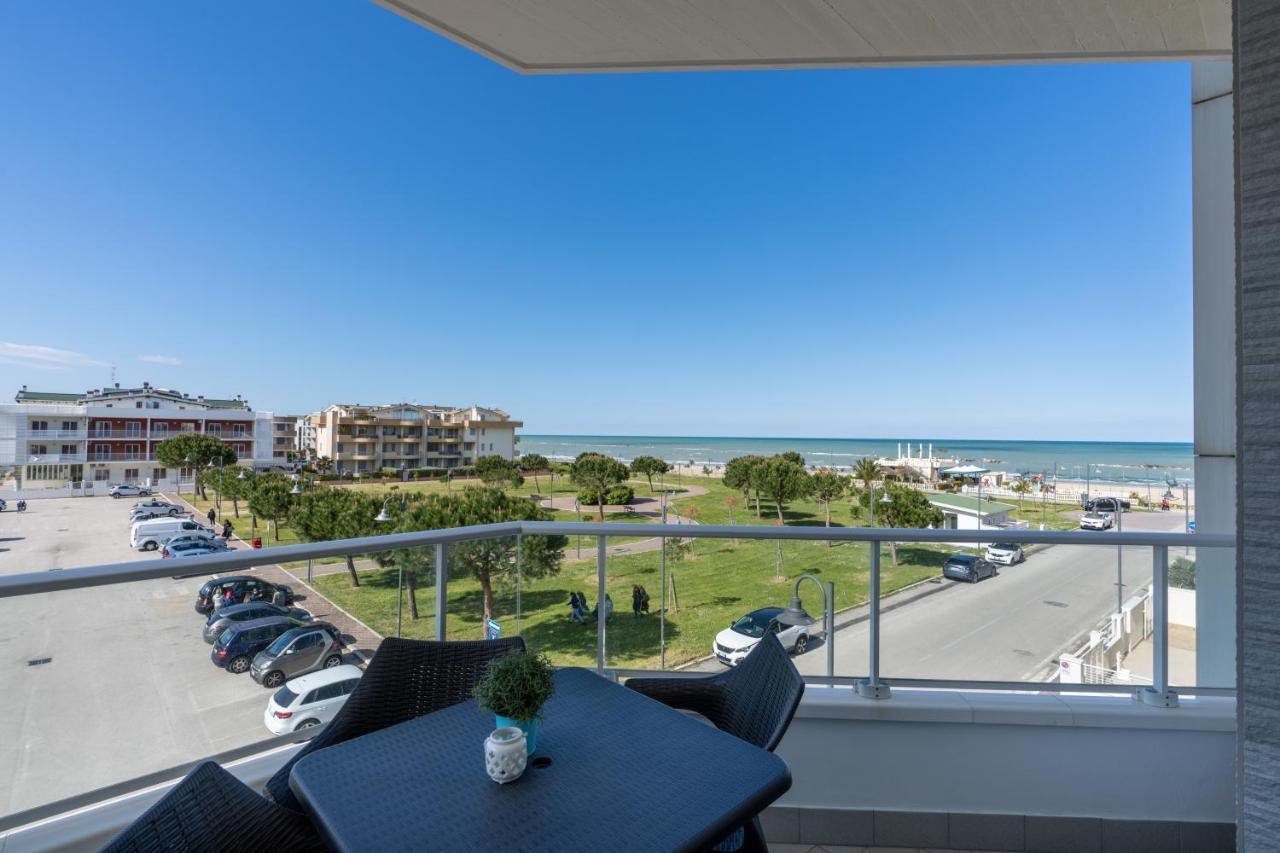 Residenze Roscioli Aparthotel Roseto Degli Abruzzi Ngoại thất bức ảnh
