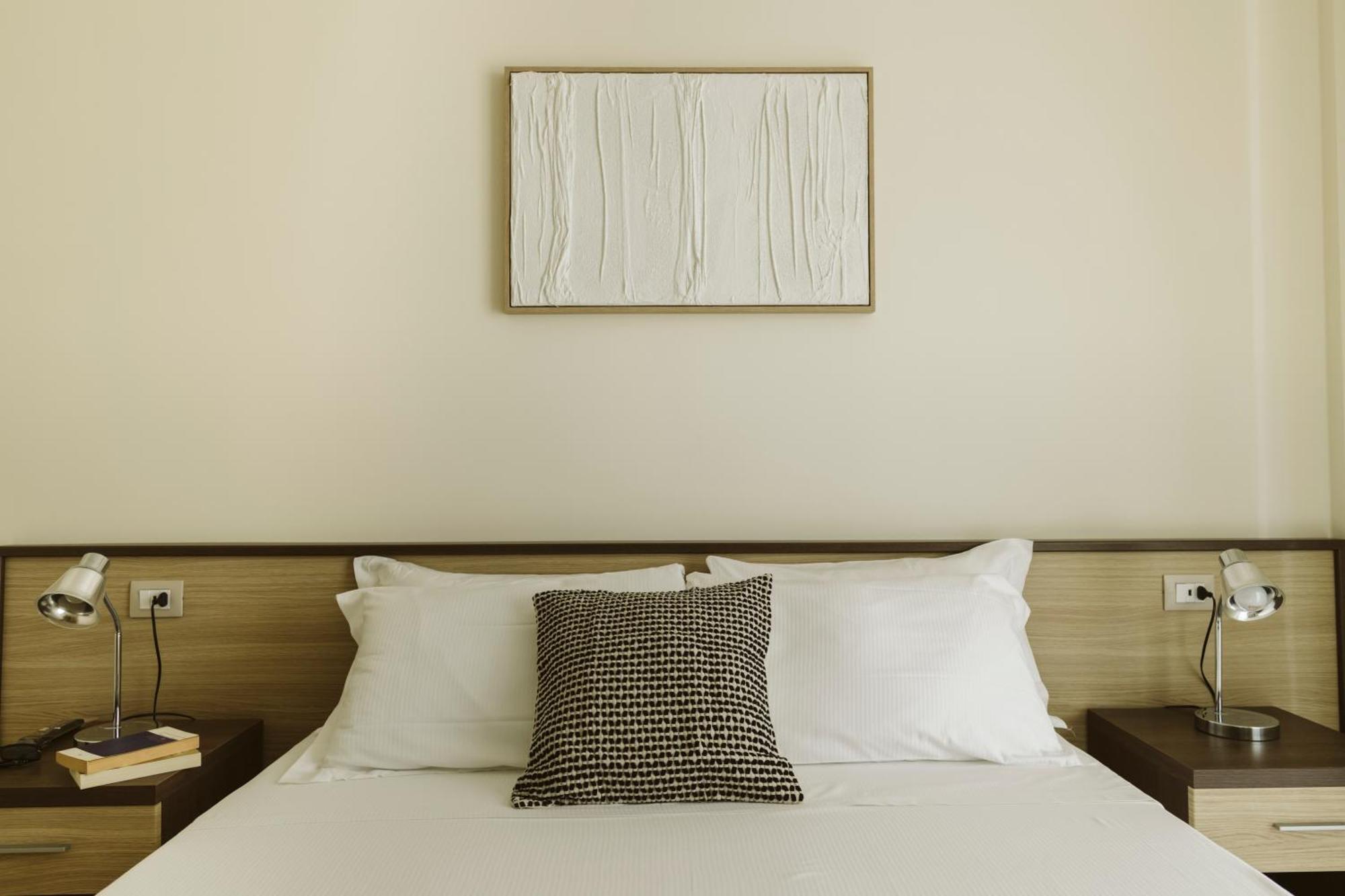 Residenze Roscioli Aparthotel Roseto Degli Abruzzi Ngoại thất bức ảnh