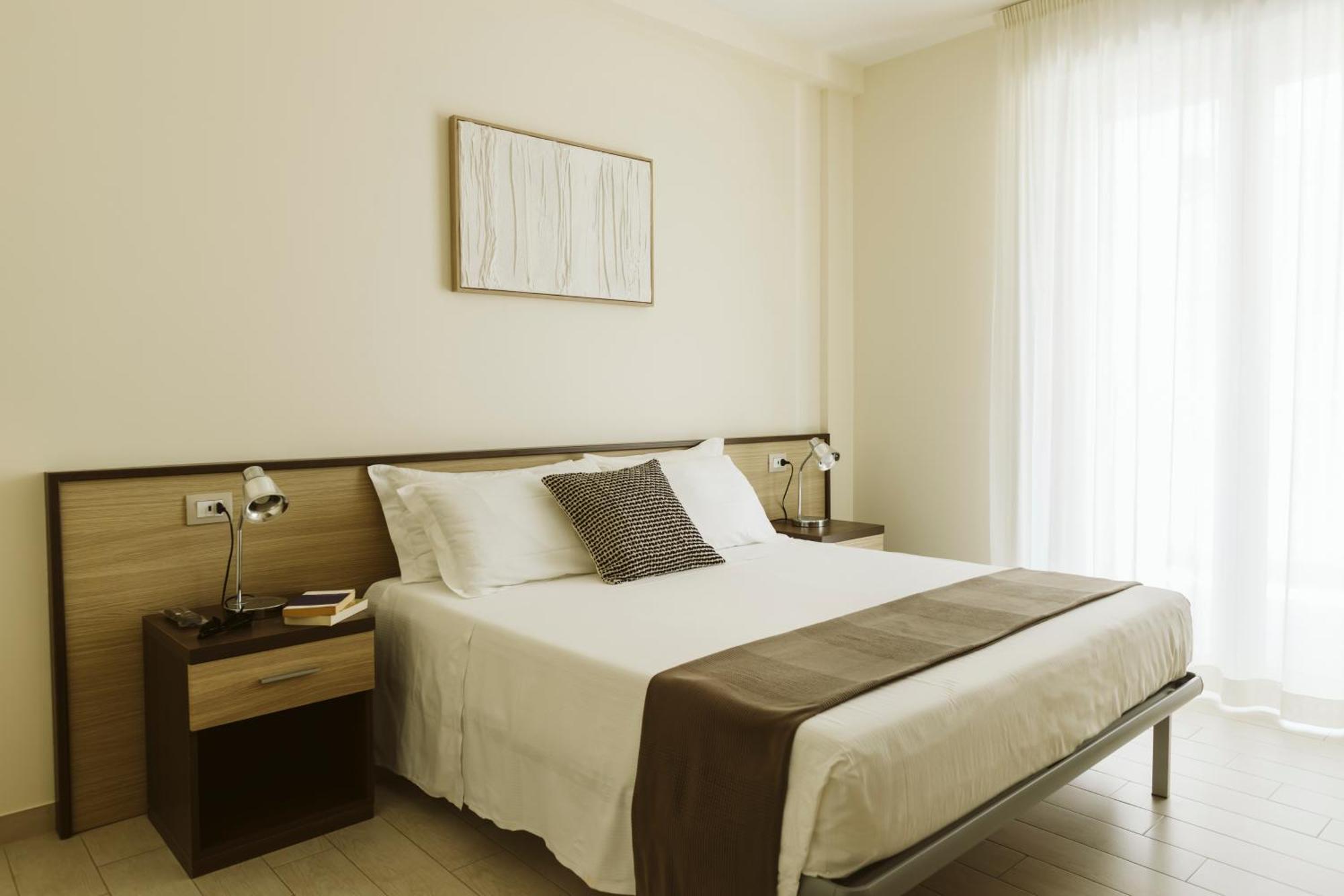 Residenze Roscioli Aparthotel Roseto Degli Abruzzi Ngoại thất bức ảnh