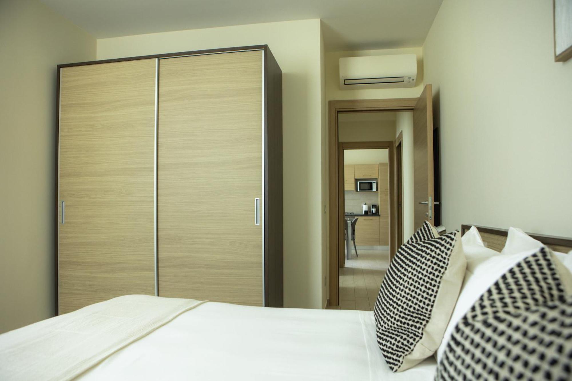 Residenze Roscioli Aparthotel Roseto Degli Abruzzi Ngoại thất bức ảnh
