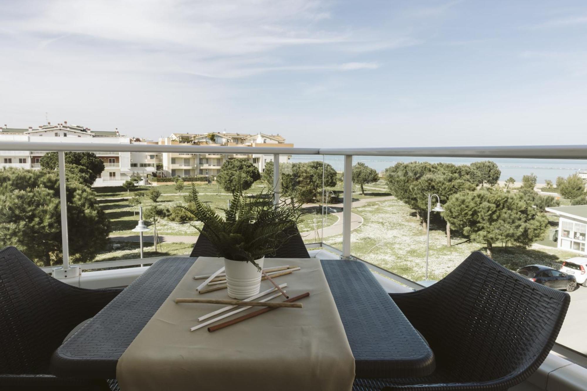 Residenze Roscioli Aparthotel Roseto Degli Abruzzi Ngoại thất bức ảnh