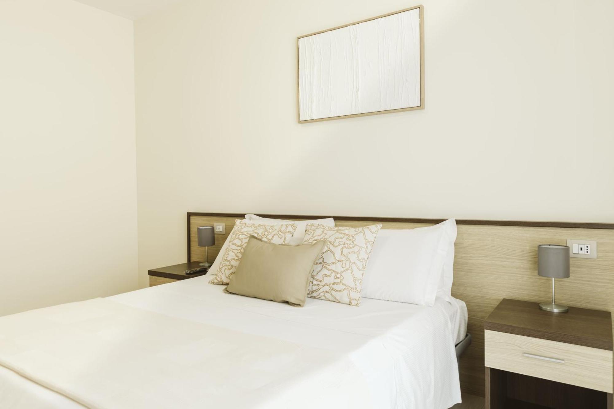Residenze Roscioli Aparthotel Roseto Degli Abruzzi Ngoại thất bức ảnh