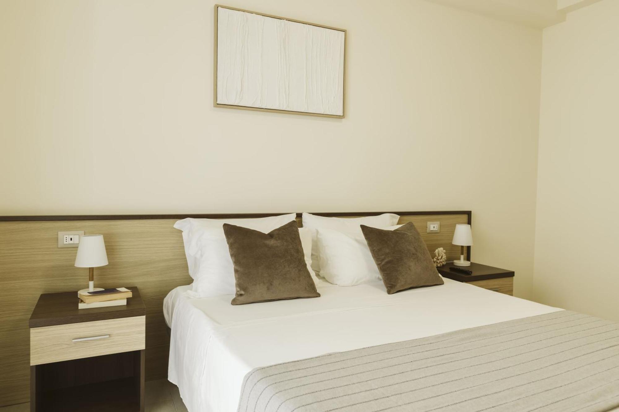 Residenze Roscioli Aparthotel Roseto Degli Abruzzi Ngoại thất bức ảnh