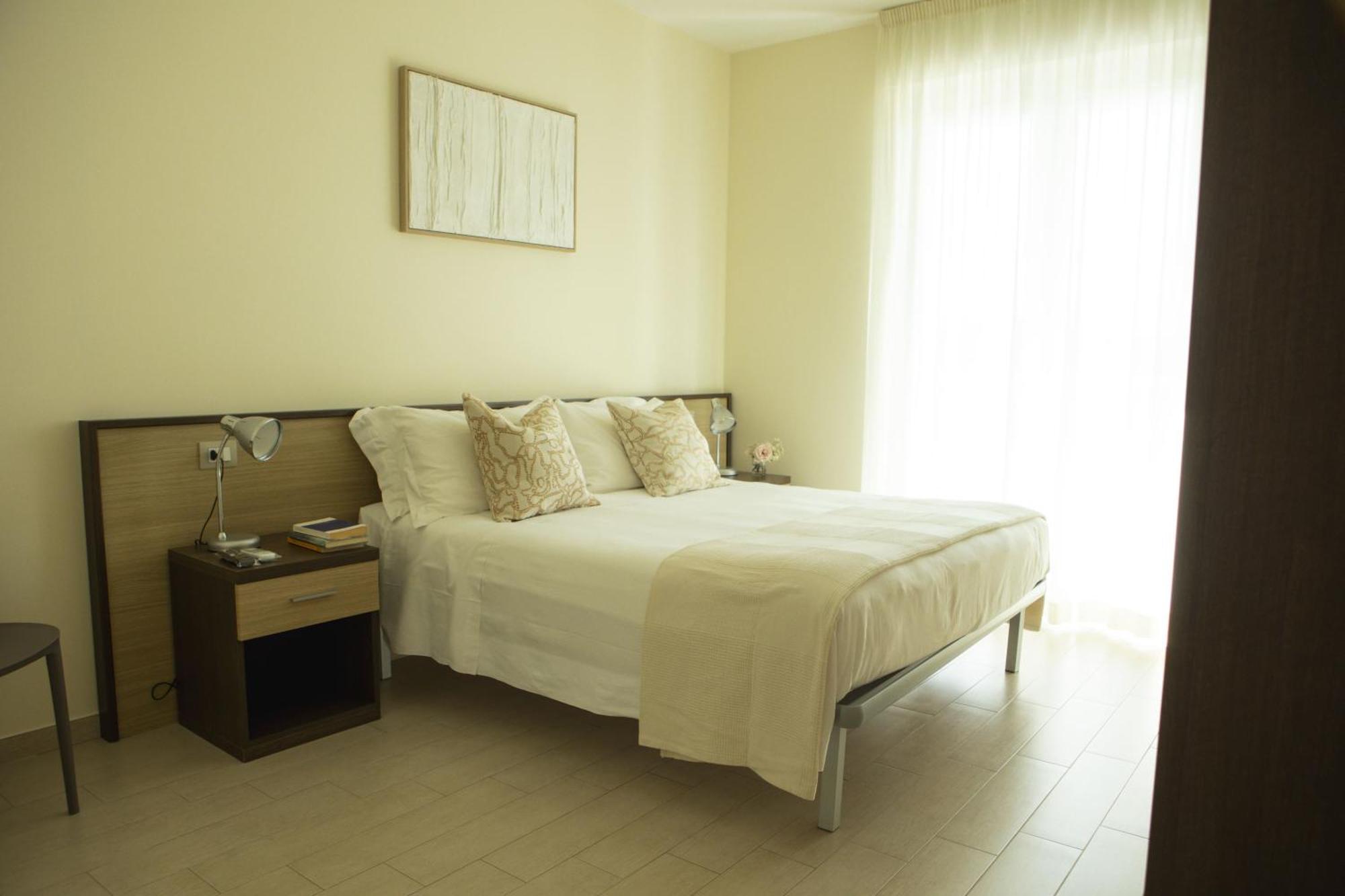 Residenze Roscioli Aparthotel Roseto Degli Abruzzi Ngoại thất bức ảnh
