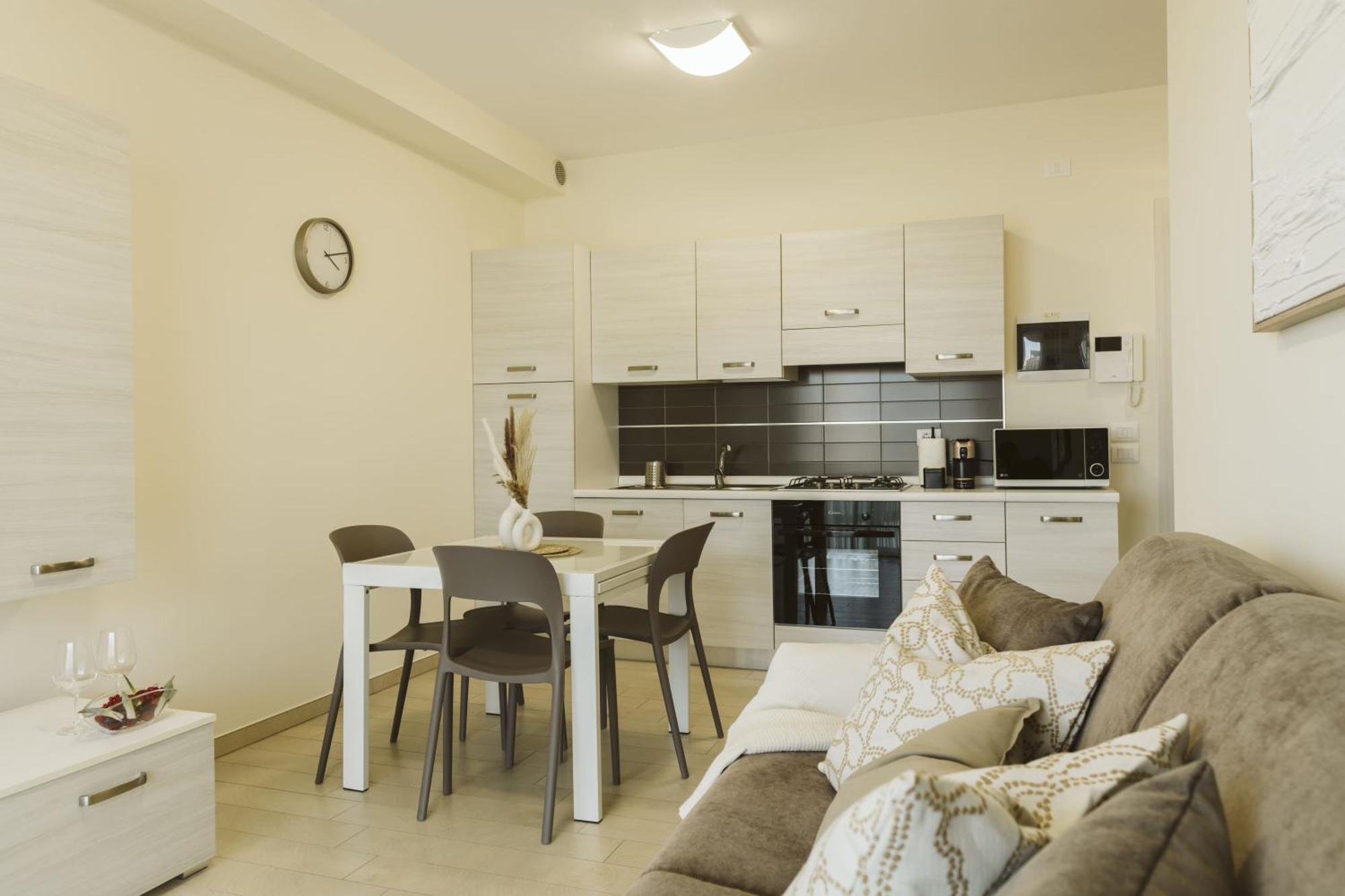 Residenze Roscioli Aparthotel Roseto Degli Abruzzi Ngoại thất bức ảnh
